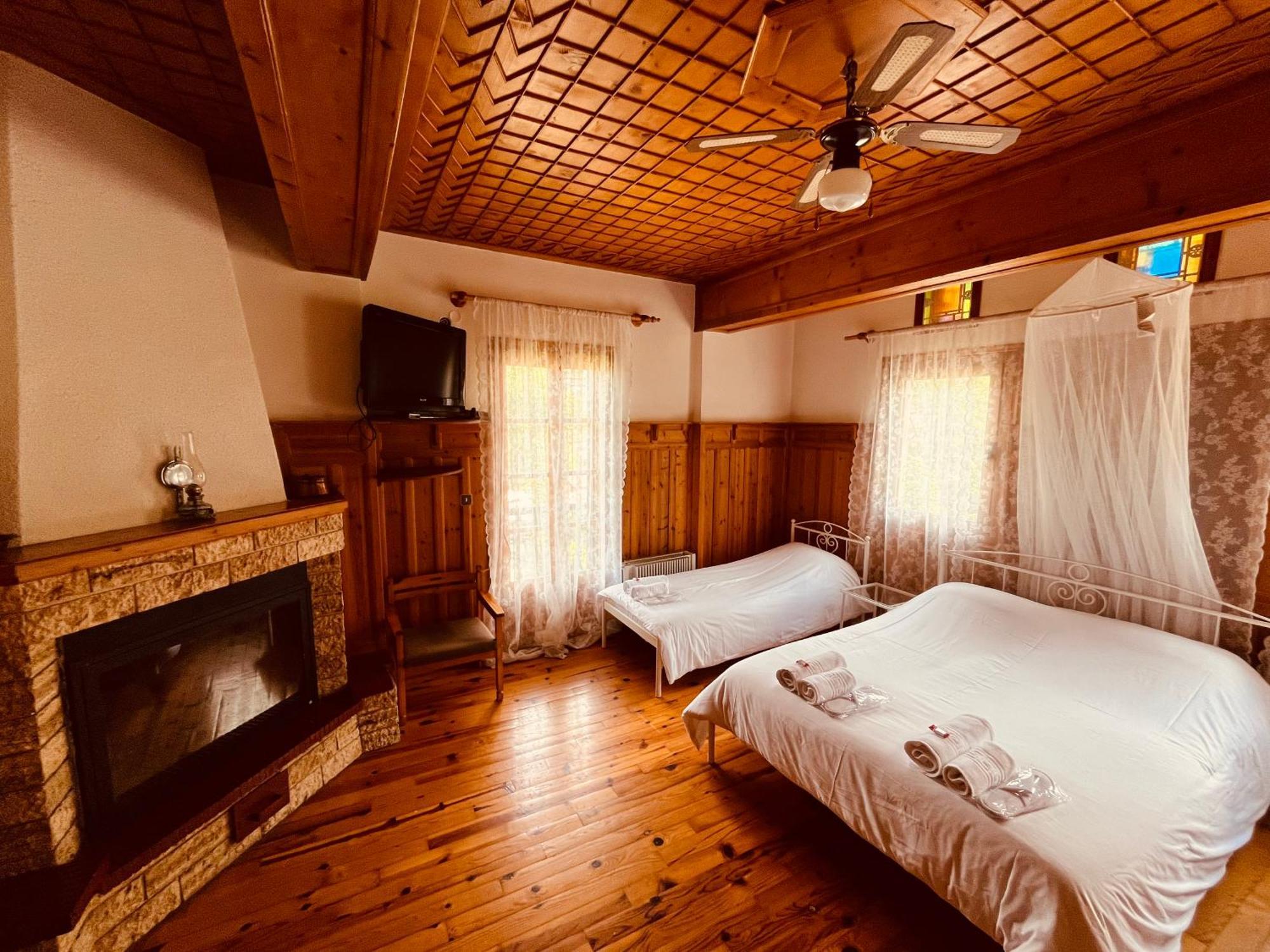 9Mouses Chasiotis Guest House Ampelakia Eksteriør billede